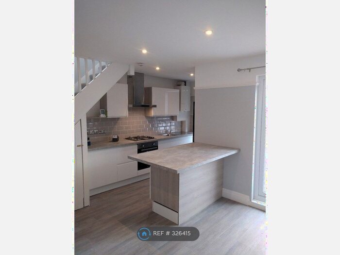 3 Bedroom End Of Terrace House To Rent In Harnorlen Road, Plymouth, PL2