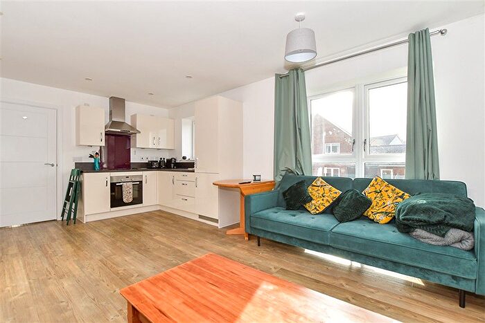 1 Bedroom Flat For Sale In The Avenue, Tunbridge Wells, Kent, TN2