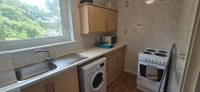 1 Bedroom Flat To Rent In Maxwell Drive, Pollokshields, G41