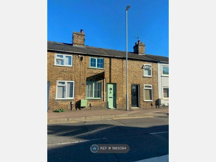 2 Bedroom Terraced House To Rent In Hitchin Street, Biggleswade, SG18
