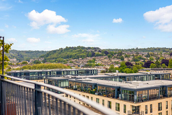2 Bedroom Flat For Sale In Midland Road, Bath, BA2