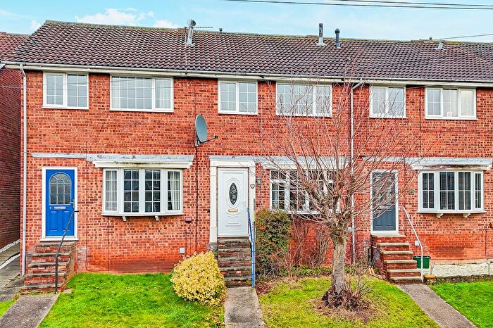 3 Bedroom Semi-Detached House For Sale In Featherstone Close, Gedling, NG4