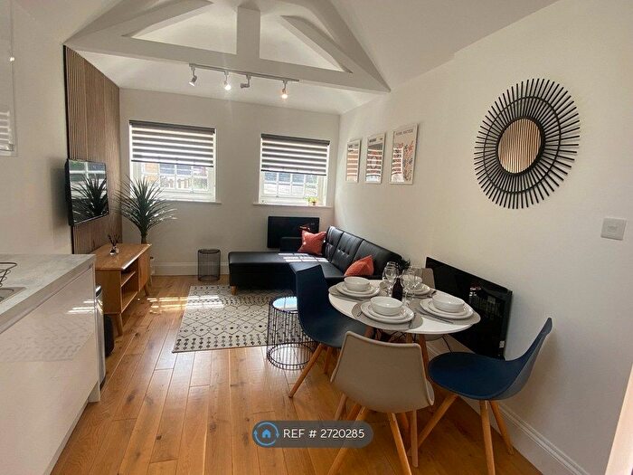 1 Bedroom Flat To Rent In Queens Road, Reading, RG1