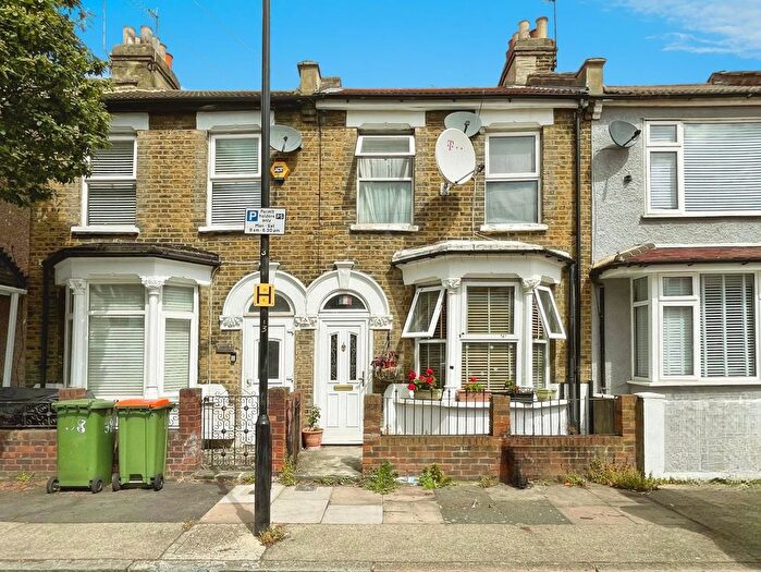 2 Bedroom Terraced House To Rent In Hollybush Street, London, E13