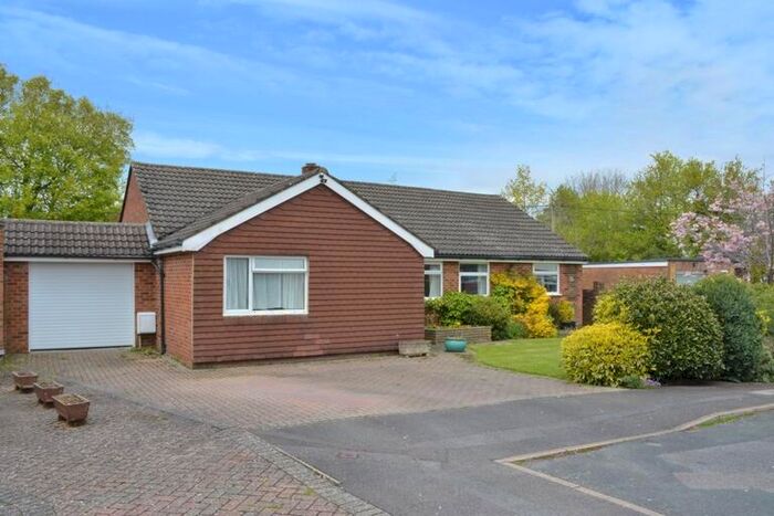 3 Bedroom Bungalow For Sale In Yew Tree Road, Charlwood, RH6