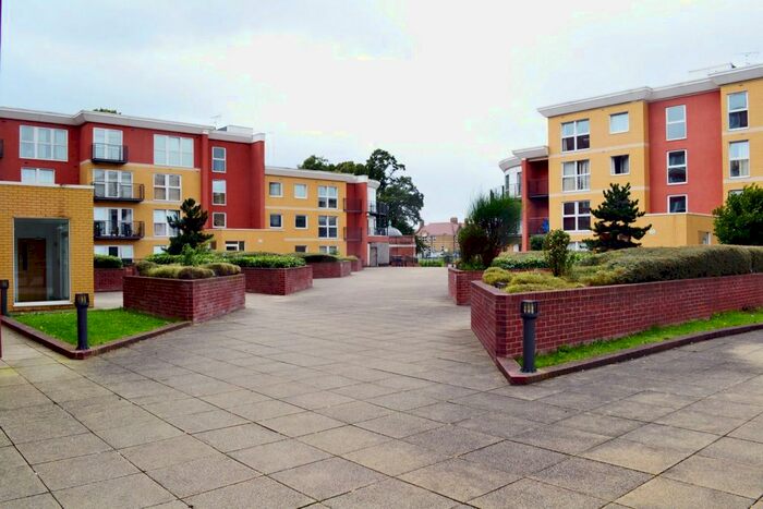 2 Bedroom Flat To Rent In Monarch Way, Newbury Park, IG2