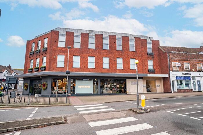 2 Bedroom Apartment For Sale In St. Peters Street, St Albans, Herts, AL1
