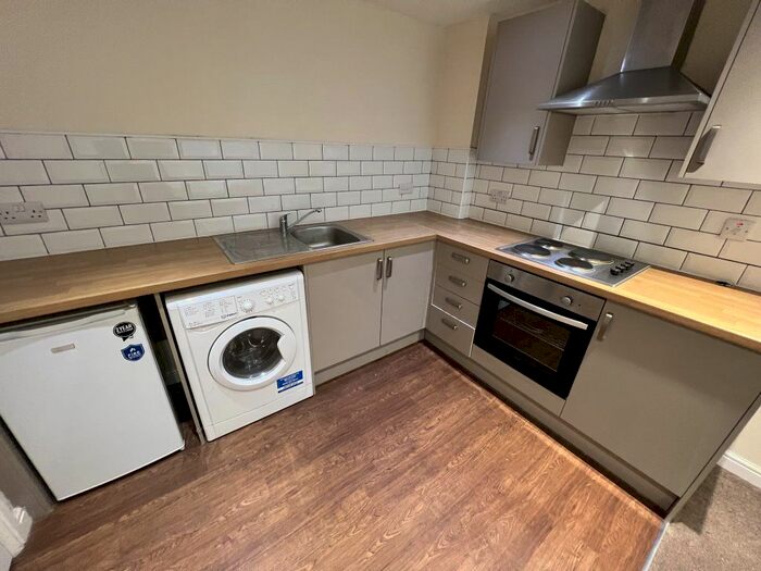 1 Bedroom Flat To Rent In King Charles House, Pontefract, WF8