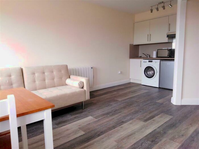1 Bedroom Flat To Rent In Wern Terrace, Port Tennant, Swansea, SA1