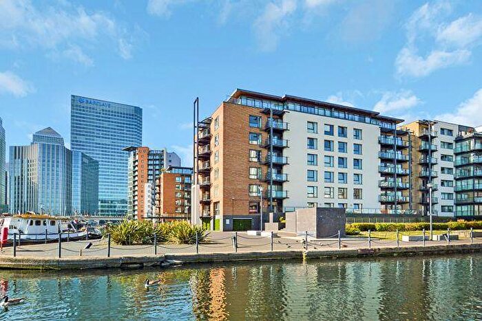 2 Bedroom Apartment To Rent In Boardwalk Place, Blackwall, London, E14