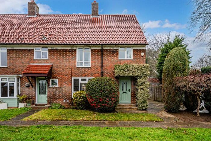 3 Bedroom End Of Terrace House For Sale In Gale Crescent, Banstead, SM7