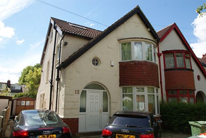 4 Bedroom Semi-Detached House To Rent In The Turnways, Headingley, Leeds, LS6