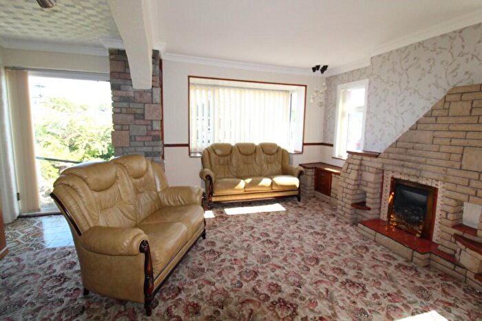 2 Bedroom Semi-Detached Bungalow For Sale In Glamis Road, Leyland, Lancashire, PR25