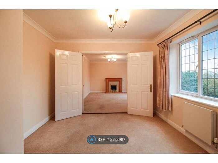 2 Bedroom Flat To Rent In Warwick Road, Coventry, CV3