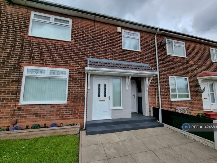 3 Bedroom Terraced House To Rent In Thirlmere Drive, Middleton, Manchester, M24