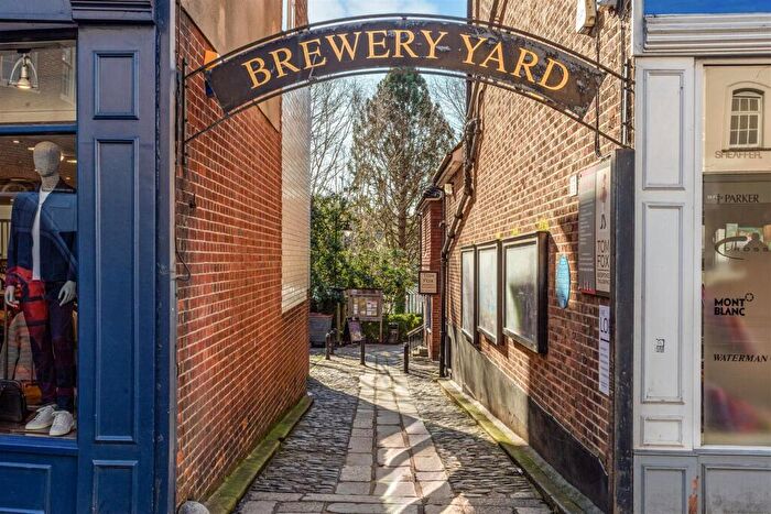 2 Bedroom Flat To Rent In High Street, Reigate, RH2