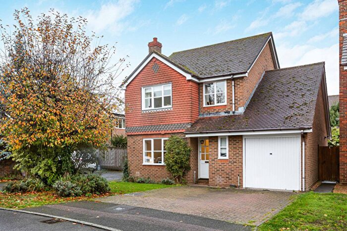 4 Bedroom Detached House For Sale In Queens Court, Bicester, OX26