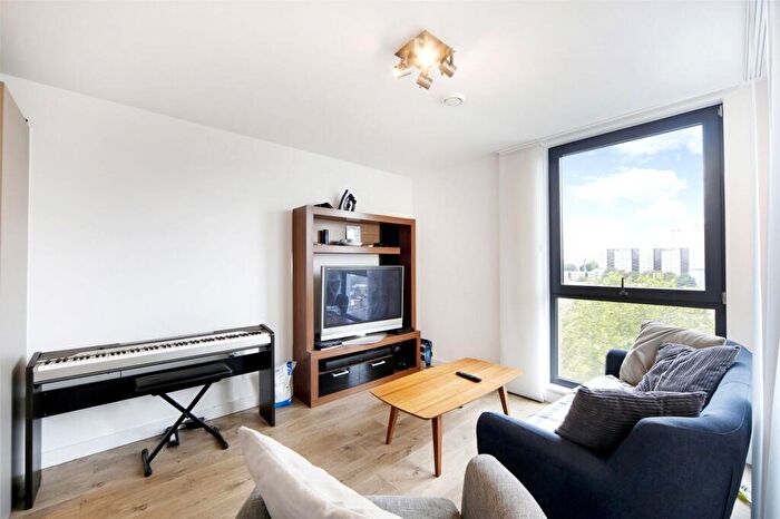 3 Bedroom Flat For Sale In Rotherhithe New Road London, SE16