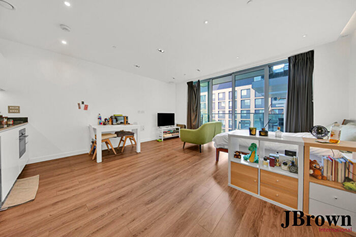 Apartment To Rent In Cashmere House, Leman Street, London, E1