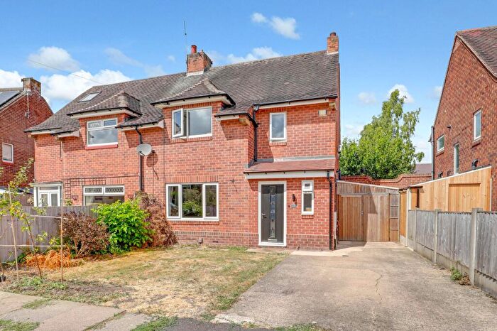 3 Bedroom Semi-Detached House For Sale In Spinney Close, West Bridgford, NG2