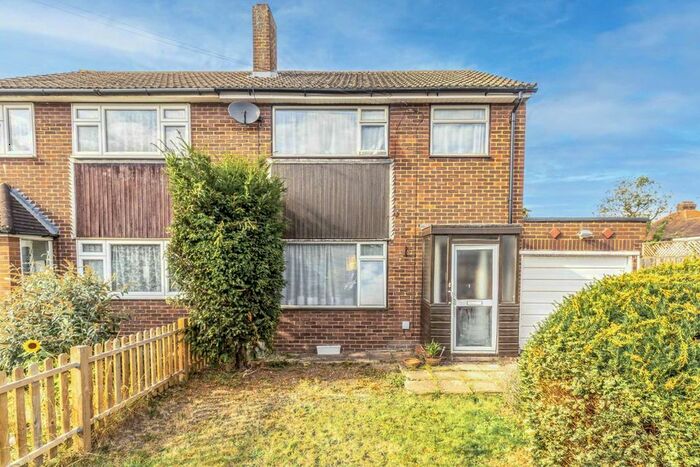 3 Bedroom Property To Rent In The Rowans, Sunbury-On-Thames, TW16