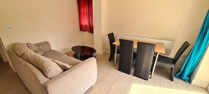 3 Bedroom Terraced House To Rent In Hazel Road **Available In August **, OX2