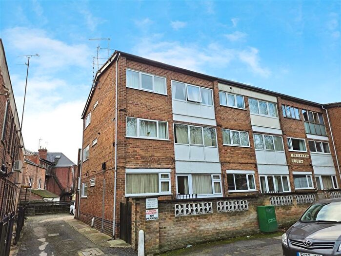2 Bedroom Flat For Sale In Berkeley Court, Carrington, Nottingham, NG5