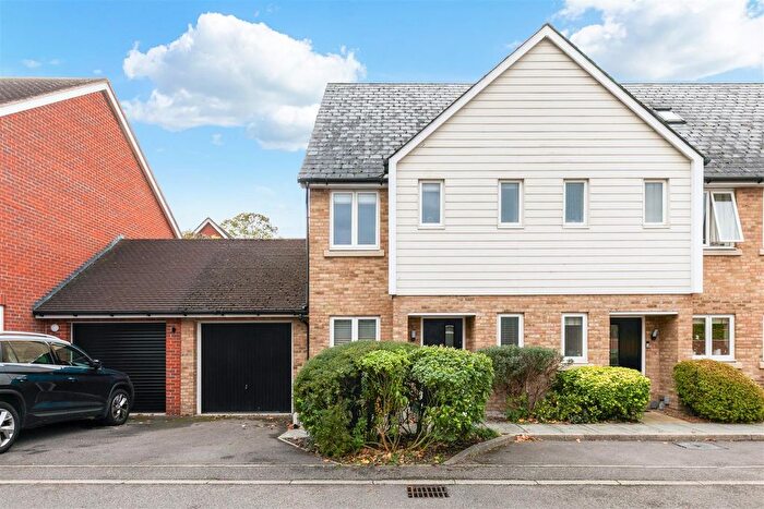 2 Bedroom End Terrace House For Sale In Redwood Drive, Epsom, KT19