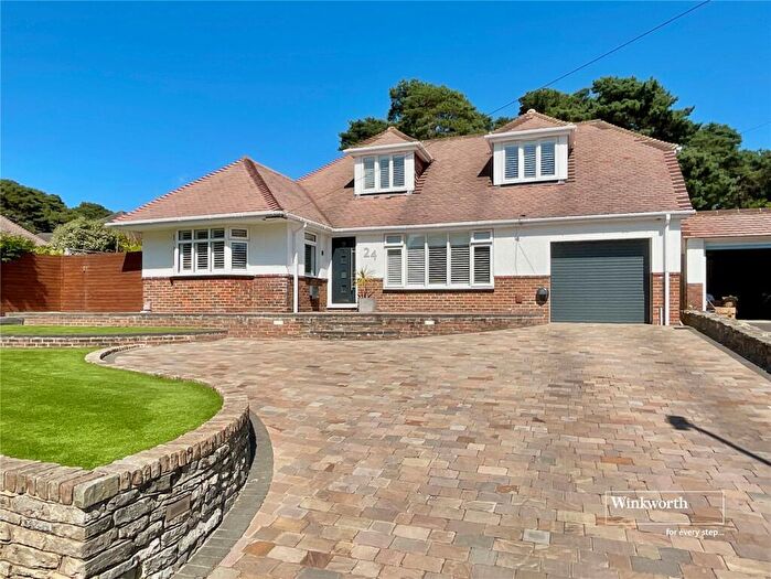 4 Bedroom Detached House To Rent In Terrington Avenue, Highcliffe, Dorset, BH23