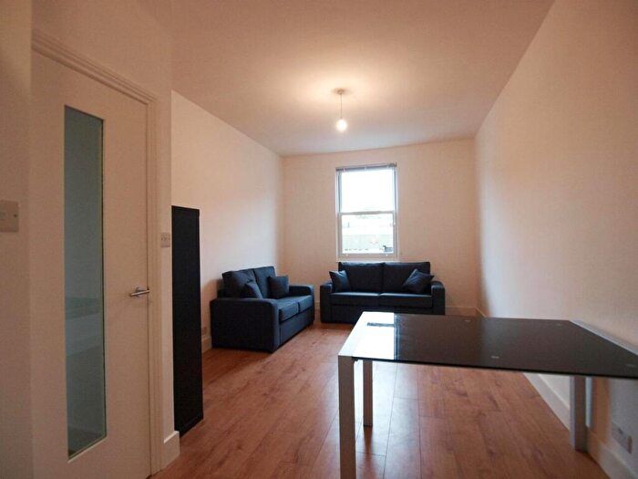 5 Bedroom Flat To Rent In Hornsey Road, London, N19
