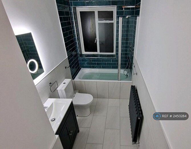 2 Bedroom Flat To Rent In Granville Court, London, N4