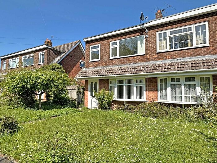 3 Bedroom Semi-Detached House For Sale In Willsdown Road, Alphington, EX2