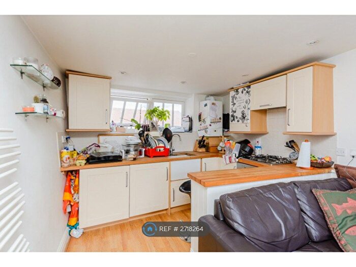 1 Bedroom Flat To Rent In Causeway, Bicester, OX26