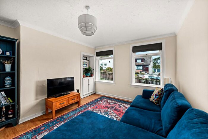 2 Bedroom Flat For Sale In Dronley Avenue, Muirhead, Dundee, DD2