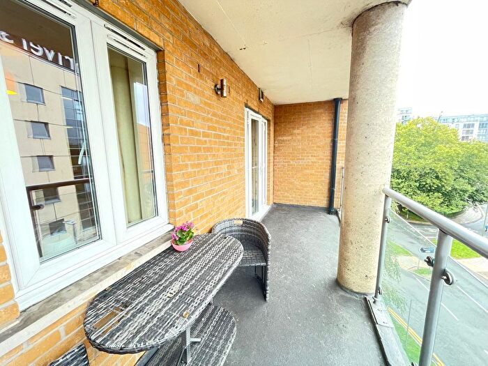 2 Bedroom Flat To Rent In Selden Hill, Hemel Hempstead, HP2
