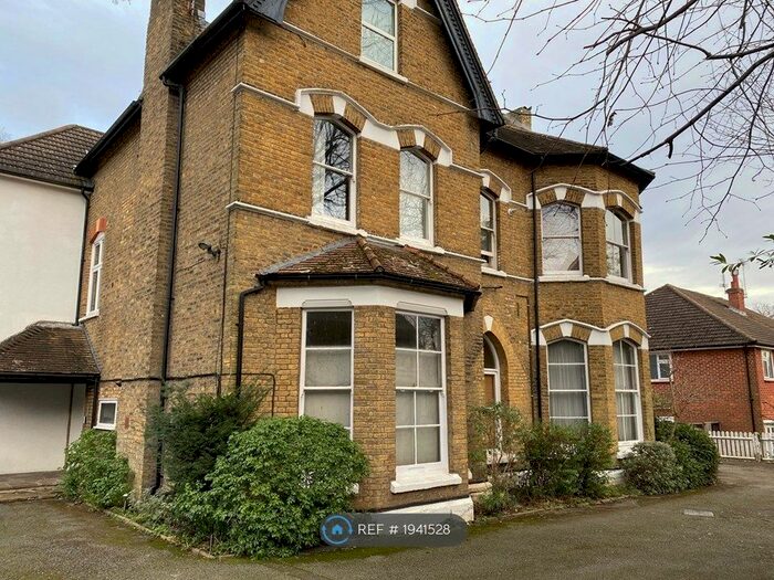 2 Bedroom Flat To Rent In Shortlands Grove, Bromley, BR2