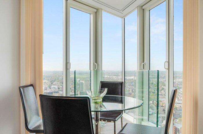 2 Bedroom Apartment To Rent In Pinnacle Apartments, Saffron Central Square, Croydon, CR0