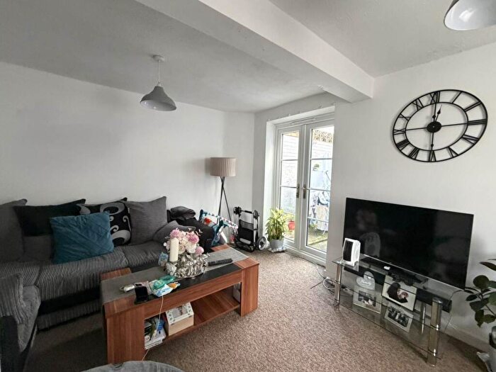 1 Bedroom Flat To Rent In Southover Street, Brighton, East Sussex, BN2