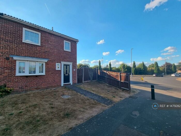 3 Bedroom Semi-Detached House To Rent In Pinford Dell, Luton, LU2