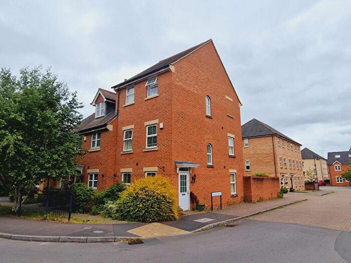 4 Bedroom End Of Terrace House To Rent In Estella Close, Haydon End, Swindon, SN25