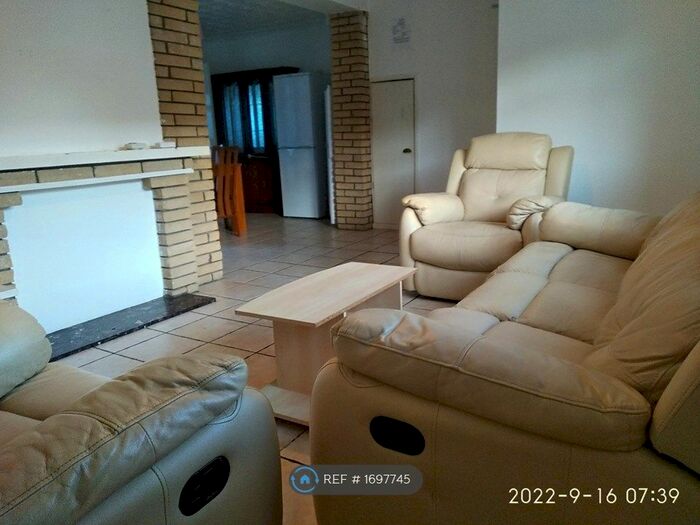 5 Bedroom Semi-Detached House To Rent In Conygre Grove, Filton, Bristol, BS34