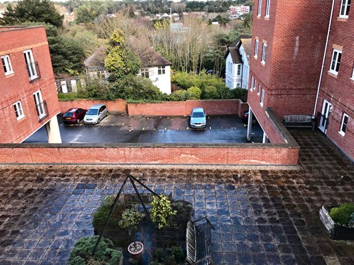 1 Bedroom Flat For Sale In Norwich Avenue West, Bournemouth, BH2