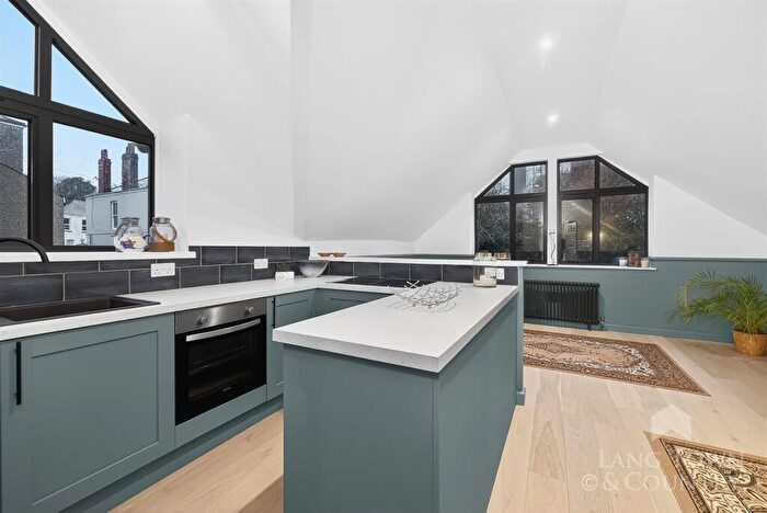 3 Bedroom Mews To Rent In Admiralty Street Lane West, Stonehouse, Plymouth, PL1