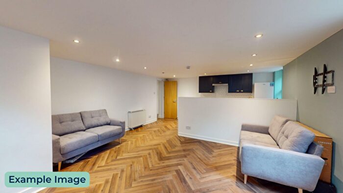 4 Bedroom Property To Rent In Flat, Hyde Terrace, LS2