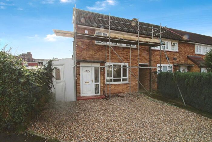 3 Bedroom End Of Terrace House To Rent In Ives Road, Langley, SL3