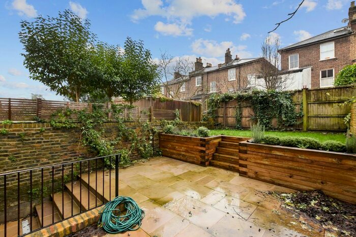 2 Bedroom Flat To Rent In Croftdown Road, Dartmouth Park, NW5