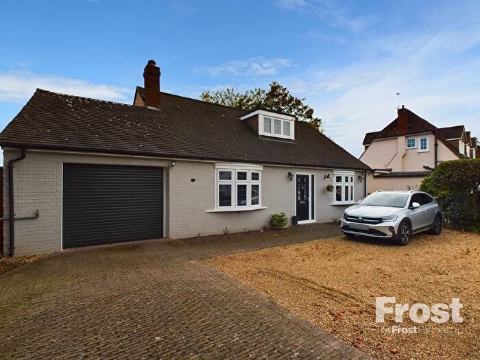 4 Bedroom Chalet For Sale In Station Road, Wraysbury, Berkshire, TW19