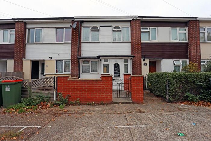 3 Bedroom Terraced House For Sale In Newman Road, London, E13