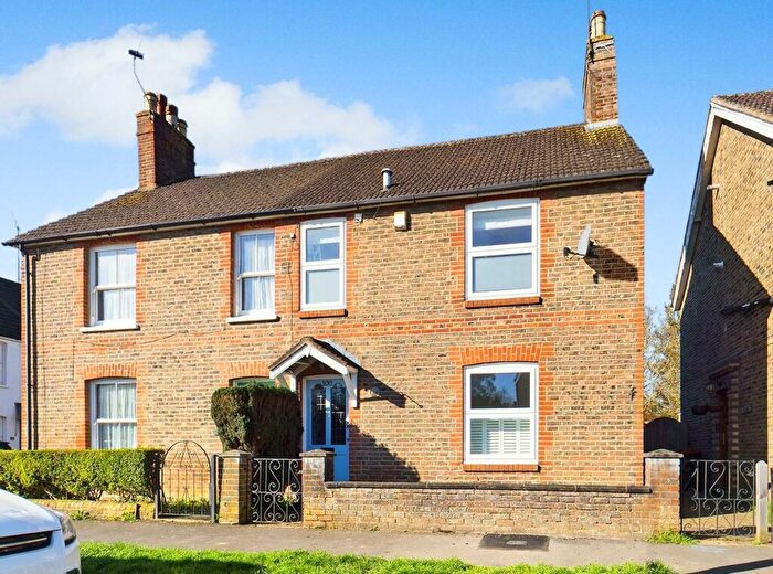 3 Bedroom Semi-Detached House To Rent In Albany Road, West Green, RH11