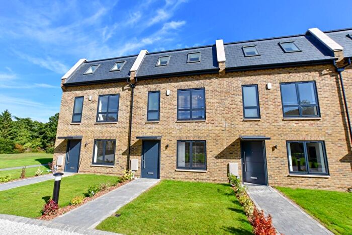 4 Bedroom Terraced House To Rent In Manor Lane Longfield, DA3